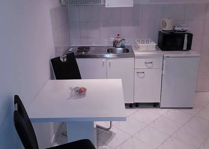 Minerva - One Bedroom A2 *
