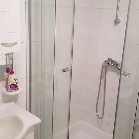 Minerva - One Bedroom A2 Lägenhet *